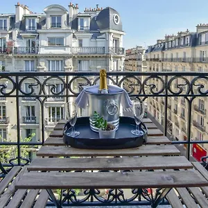 Western Montcalm Paris